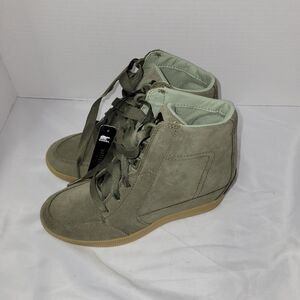Sorel Out N About Wedge II Waterproof Suede Boots Stone Green Size  5.5